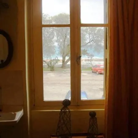 ゲストハウス ルームズ ４７ 2*