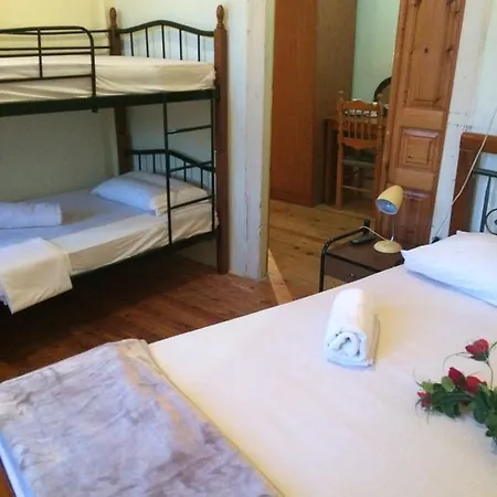 ルームズ ４７ 2*