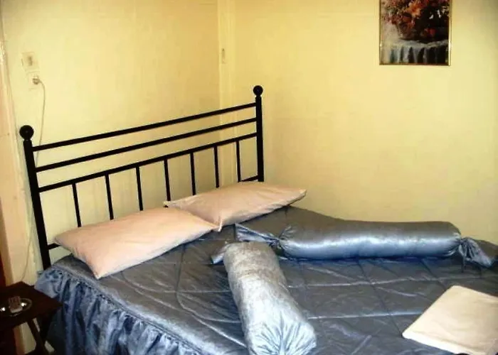 ルームズ ４７ ゲストハウス