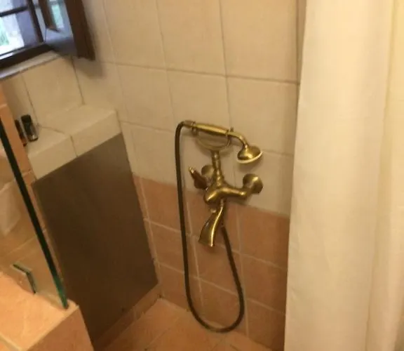 ゲストハウス ルームズ ４７ 2*